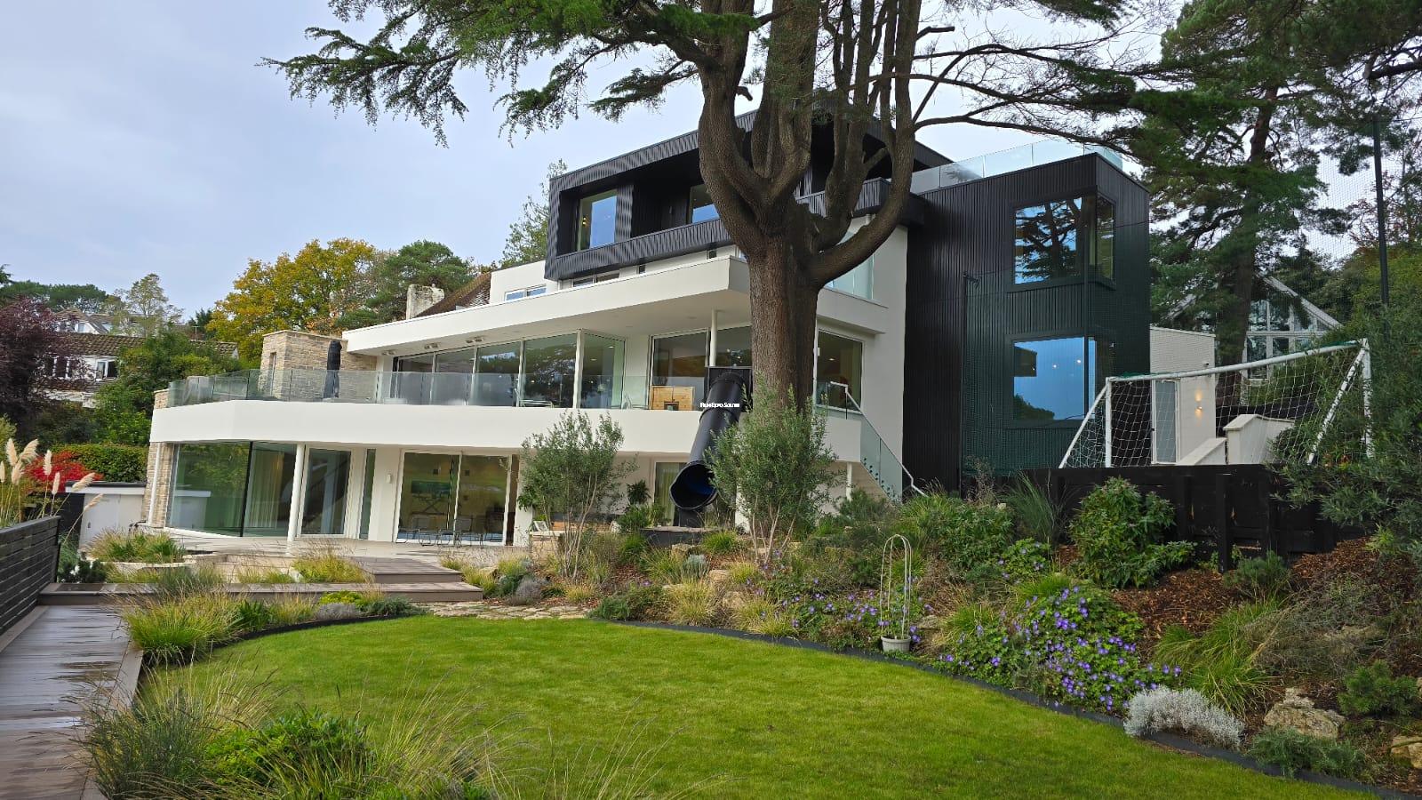 Luxury Lakeside House